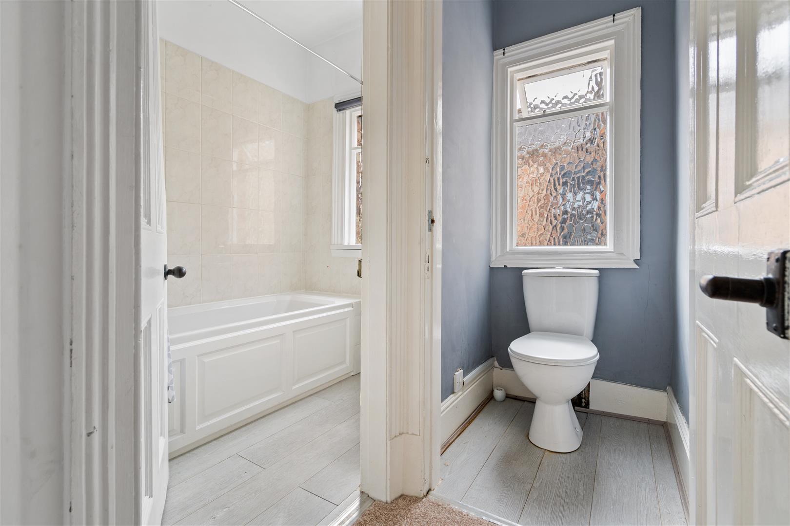 Bathroom & WC